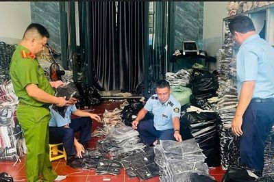 Gia Lai: Phát hiện hộ kinh doanh livestream bán hàng giả mạo các nhãn hiệu