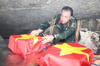 Đã tìm thấy 8 hài cốt liệt sĩ tại hang Đá Sập