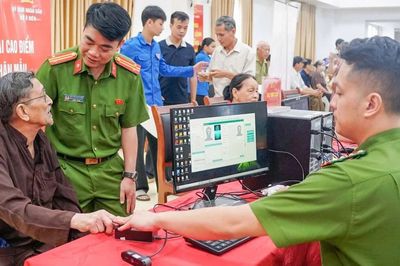 Hành trình tri ân nghĩa tình, thắp lửa hy vọng