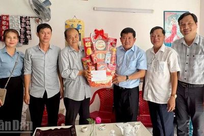 Lãnh đạo tỉnh An Giang thăm gia đình chính sách trên địa bàn Phú Quốc