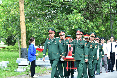 Xã Khe Sanh, tỉnh Quảng Trị truy điệu và an táng 2 hài cốt liệt sĩ