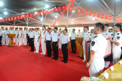 Tổ chức tiệc chiêu đãi trên Tàu 015-Trần Hưng Đạo thăm Trung Quốc