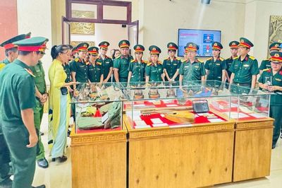 Khai mạc trưng bày chuyên đề Những kỷ vật đi cùng năm tháng và Hành trình tri ân