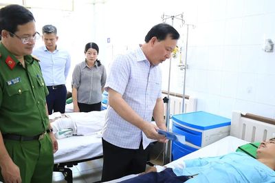 Khẩn trương điều tra nguyên nhân vụ cháy xe khách làm 7 người tử vong