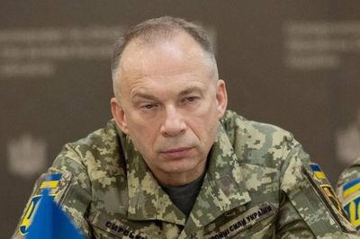 Đằng sau việc Tổng thống Ukraine cách chức Tổng tư lệnh quân đội Syrskyi