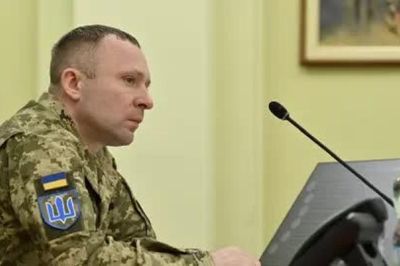 Trước áp lực từ người biểu tình, Tổng thống Ukraine thay tướng quân đội, Nga lập tức hành động
