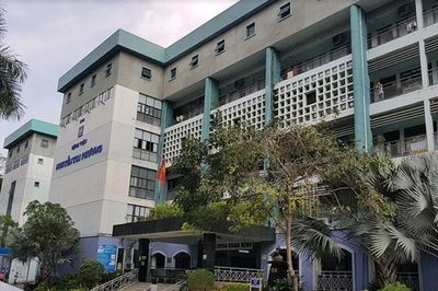 Một bệnh viện ở TPHCM điều chuyển bảo vệ bị 'tố' lớn tiếng, nhận tiền giữ xe