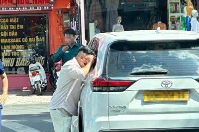 Nam tài xế tử vong trong ô tô khóa kín cửa
