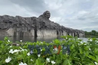 Thăm bảo tàng đặc biệt trong lòng tượng đài mẹ Việt Nam anh hùng tại Đà Nẵng