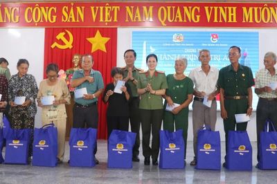 Khánh Hòa và An Giang tổ chức nhiều hoạt động tri ân các anh hùng liệt sỹ