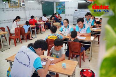 Kỳ nghỉ hè đặc biệt của những 'thầy cô giáo' tuổi học trò