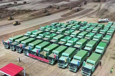 Trung Quốc dốc hàng tỷ USD để thay thế xe tải diesel bằng xe điện