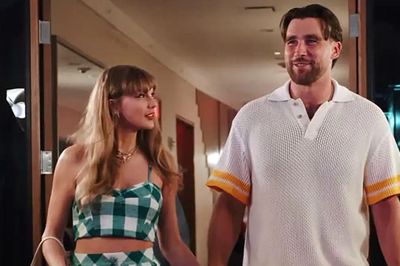 Màn trình diễn bất ngờ của Travis Kelce trong đám cưới với Taylor Swift