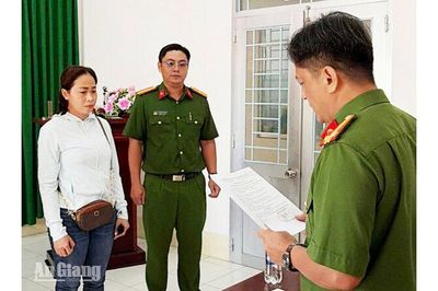 Bắt tạm giam người phụ nữ bị cáo buộc chiếm đoạt 59 tỷ đồng