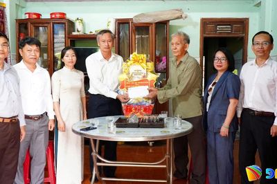 Xã Trà Liên trao tặng hơn 1.000 suất quà đến người có công dịp 27/7