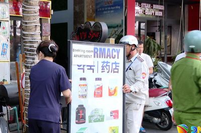 Phường Ngũ Hành Sơn chấn chỉnh biển quảng cáo sai quy định tại Khu phố du lịch An Thượng