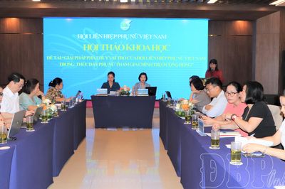 Phát huy vai trò của phụ nữ tham gia chính trị ở cộng đồng
