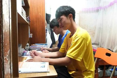 Chung tay giúp đỡ hai anh em mồ côi viết tiếp ước mơ con chữ