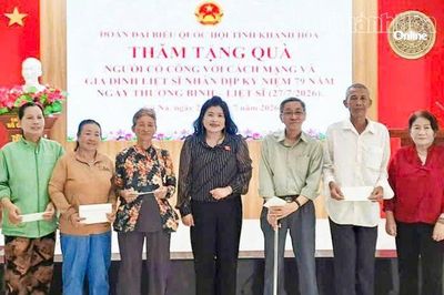 Đoàn Đại biểu Quốc hội tỉnh thăm, tặng quà người có công với cách mạng