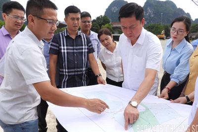 Lãnh đạo UBND tỉnh kiểm tra dự án khai thác đá vôi làm vật liệu xây dựng thông thường tại xã Cai Kinh