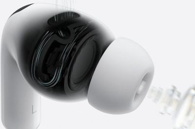 AirPods Pro 3 và công nghệ Spatial Audio: Trải nghiệm rạp phim thu nhỏ có thực sự đột phá?