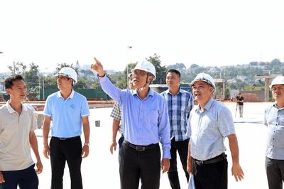 Phó Chủ tịch UBND tỉnh Nguyễn Minh kiểm tra tiến độ thi công Trường Phổ thông nội trú liên cấp Thuận An