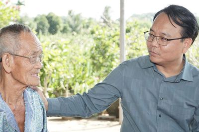 Phó Bí thư Thường trực Tỉnh ủy Lâm Đồng Đặng Hồng Sỹ thăm, tặng quà Mẹ Việt Nam Anh hùng và gia đình chính sách