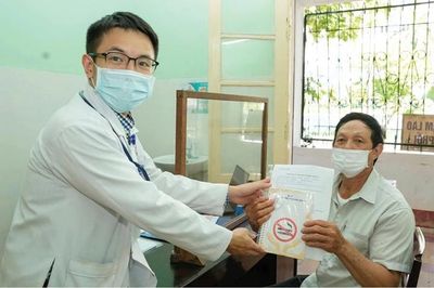 Thêm chế tài để giảm khói thuốc nơi công cộng