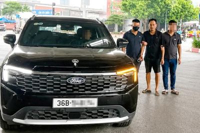Lời khai bất ngờ của tài xế ô tô đẩy cán bộ CSGT đi lùi ở Hà Nội