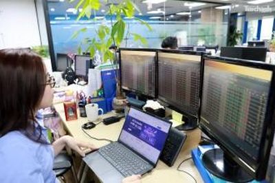 Chứng khoán ngày 22/7: Áp lực giải chấp gia tăng, VN-Index lùi sâu về vùng 1.668 điểm