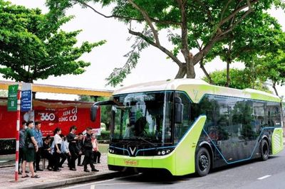 Phát triển vận tải công cộng để giảm ùn tắc và hạn chế xe cá nhân