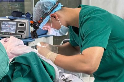 Xúc động quyết định của người con hiến tạng cha chết não để cứu sống 3 người