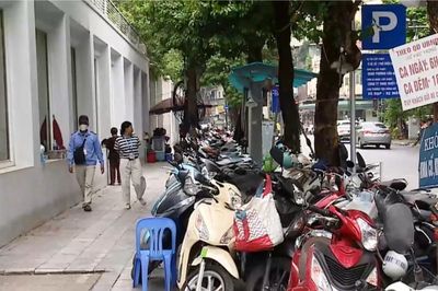 Xử lý nghiêm việc thu tiền trông giữ xe quá quy định