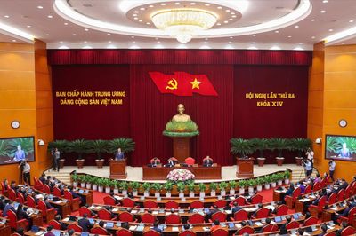 Ngày làm việc thứ ba Hội nghị Trung ương 3 khóa XIV