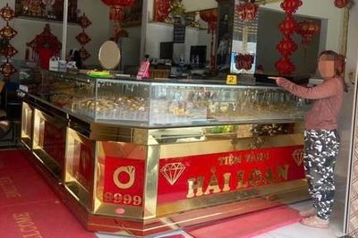 'Nữ quái' có 7 tiền án sa lưới sau vụ trộm ở tiệm vàng