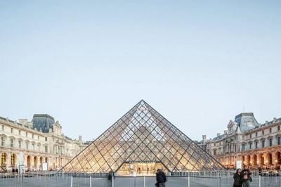Bảo tàng Louvre mở lại phòng trưng bày sau vụ trộm 102 triệu USD