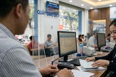Truy tố vắng mặt cựu giám đốc chi nhánh ngân hàng trong vụ lừa đảo 15 năm trước