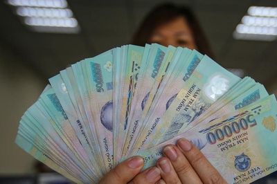 Bộ Nội vụ đề xuất tăng lương tối thiểu 7,8%, cao nhất 5,7 triệu đồng/tháng