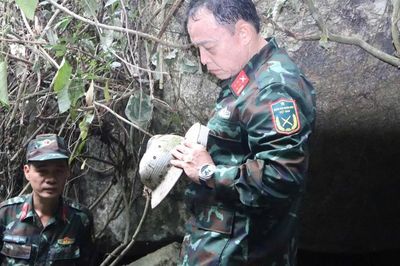 Tìm thấy thêm một hài cốt liệt sĩ cùng nhiều di vật tại hang Đá Sập