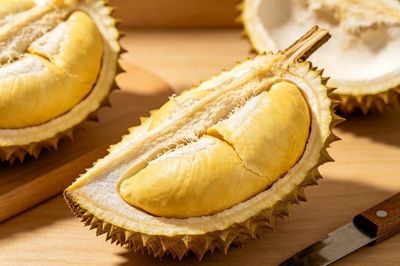 Những người nên tránh ăn sầu riêng dù thích đến mấy