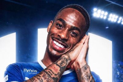 Đội rớt hạng Premier League giàu to