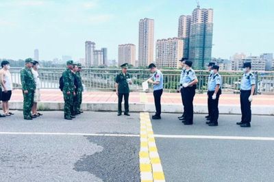 Trao trả 3 đối tượng người nước ngoài vi phạm pháp luật tại Việt Nam