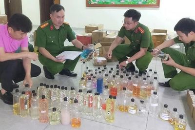 Thanh Hóa: Triệt xóa đường dây sản xuất, buôn bán nước hoa giả thương hiệu nổi tiếng