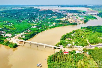 [Ảnh] Thêm một cây cầu bắc qua sông Đồng Nai sắp hoàn thành
