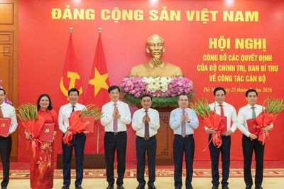 [Ảnh] Hội nghị công bố các Quyết định của Bộ Chính trị, Ban Bí thư về công tác cán bộ