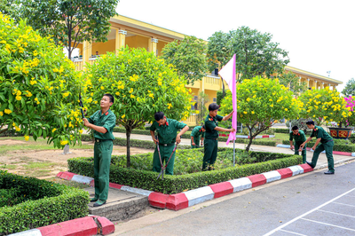 Xây dựng doanh trại chính quy, xanh, sạch, đẹp