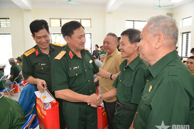 Đoàn công tác Quân ủy Trung ương, Bộ Quốc phòng tri ân tại tỉnh Thái Nguyên