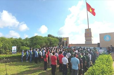 Bộ Tư lệnh Cảnh sát biển Việt Nam làm việc với đặc khu Phú Quý
