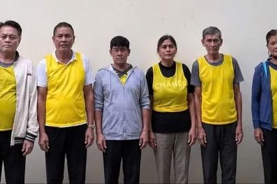 Bắt nhóm người nước ngoài dàn cảnh, lừa đảo du khách tại TPHCM