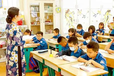 'Than' thiếu giáo viên nhưng cả nước còn hơn 40.000 biên chế chưa tuyển dụng
